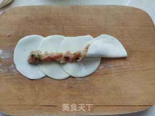 水煎玫瑰花饺的做法步骤:4
