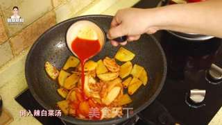 韩式辣白菜炒土豆片的做法步骤:5