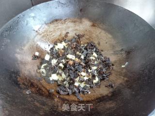 火腿鸡丁炒饭的做法步骤：5