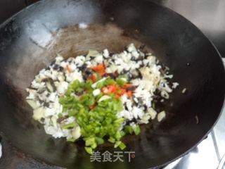 火腿鸡丁炒饭的做法步骤：7