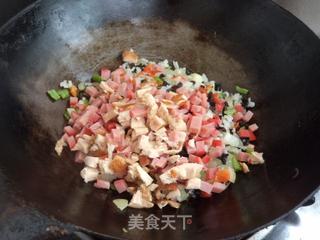 火腿鸡丁炒饭的做法步骤：9