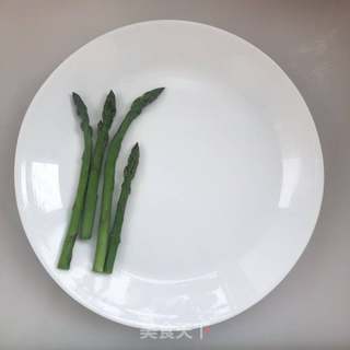 萌系熊猫餐盘画的做法步骤:3