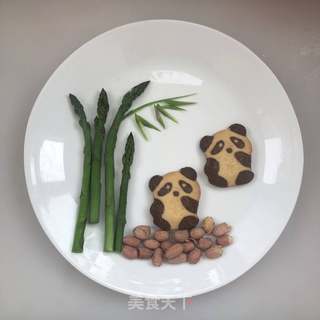 萌系熊猫餐盘画的做法步骤:8