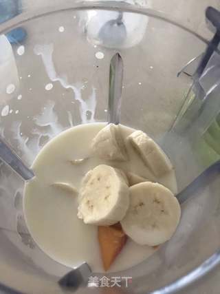 香蕉木瓜奶昔的做法步骤:3