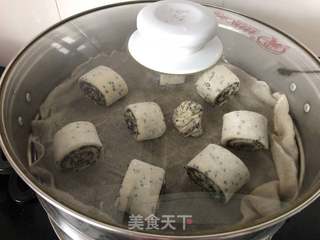 奶香芝麻卷的做法步骤：13