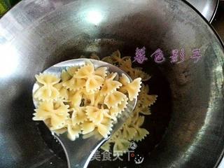 番茄蓝莓沙司意粉的做法步骤:4