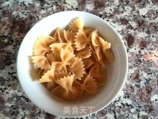 番茄蓝莓沙司意粉的做法步骤:2