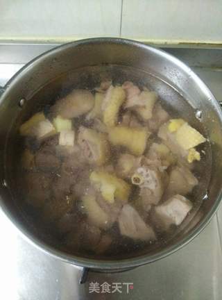 山药炖土鸡的做法步骤：2