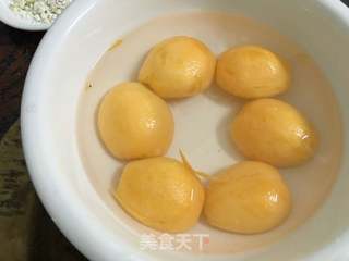 枇杷炖川贝的做法步骤:4