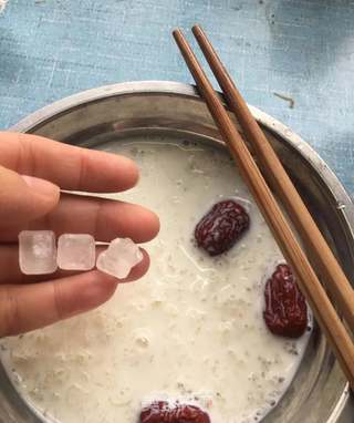 红枣牛奶蒸雪燕的做法步骤：4