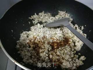 肉末酸菜盒子的做法步骤:8