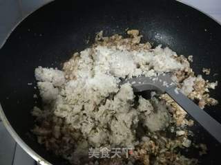 肉末酸菜盒子的做法步骤:9