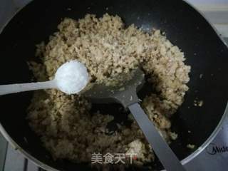 肉末酸菜盒子的做法步骤:10