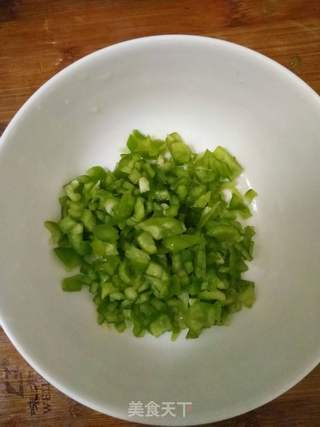 鸡蛋尖椒饼的做法步骤：2