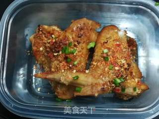 辣烤鸡全翅的做法步骤:2