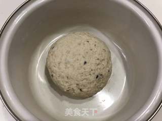 全麦黑芝麻发面饼的做法步骤:5