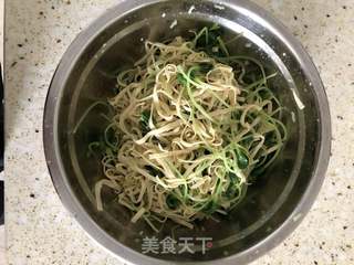 豆皮拌豆苗的做法步骤：4