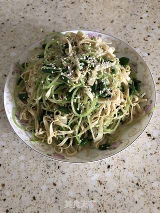 豆皮拌豆苗的做法步骤:5