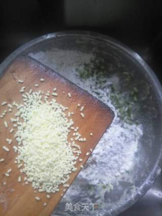 洋槐花饼的做法步骤:5