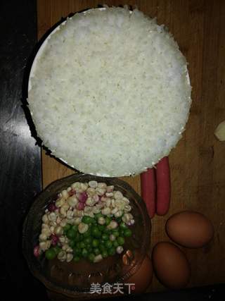 简易蛋包饭的做法步骤：1