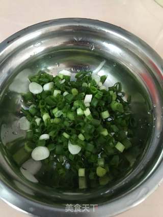 土豆腊肉煲仔饭的做法步骤:4