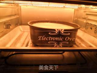 简约淡奶油戚风蛋糕的做法步骤:12