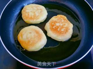 发面黑芝麻糖饼的做法步骤:8