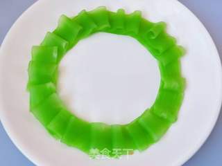 炝拌腰果莴笋木耳的做法步骤:8