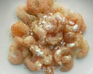 荷兰豆草菇虾仁的做法步骤:5