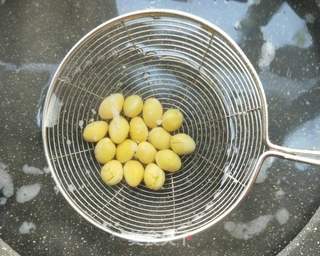 荷兰豆草菇虾仁的做法步骤:7
