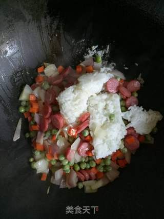 菠萝炒饭的做法步骤:7