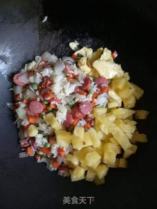 菠萝炒饭的做法步骤:8