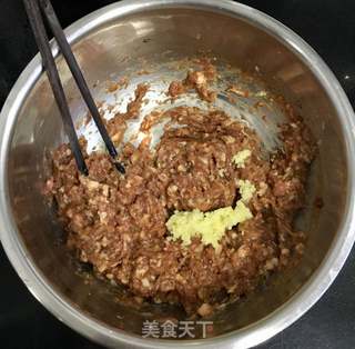 猪肉洋葱馄饨的做法步骤：2