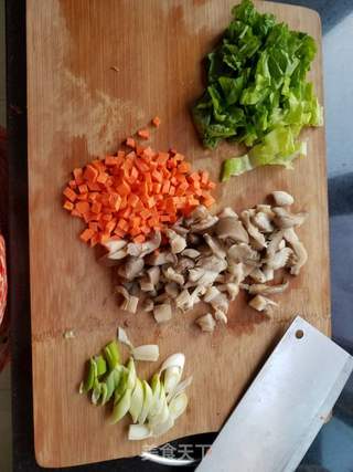 肉末时蔬炒意面的做法步骤:3