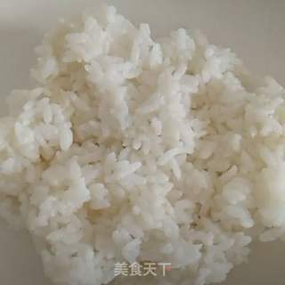 蛋煎饭的做法步骤：1