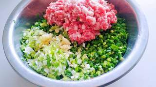 韭菜肉煎饺的做法步骤:4