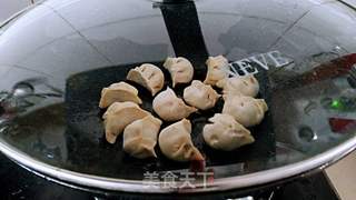 韭菜肉煎饺的做法步骤:13