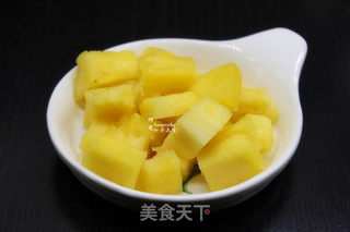 菠萝炒饭的做法步骤:2