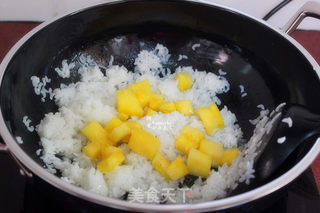 菠萝炒饭的做法步骤:5
