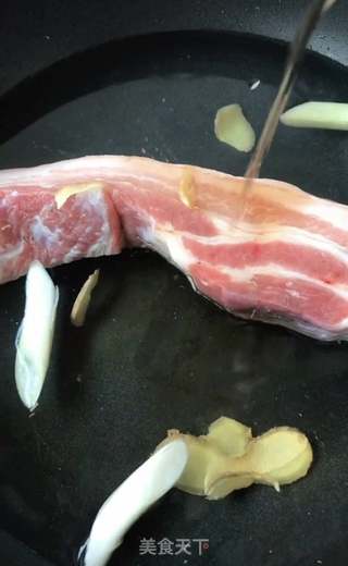 回锅肉的做法步骤：2