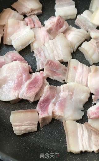 回锅肉的做法步骤：4
