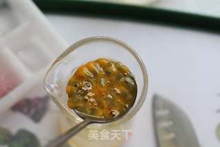 樱花蜂蜜百香果汁的做法步骤:3