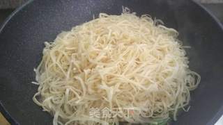 家常炒饼丝的做法步骤:17