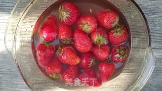 草莓雪糕的做法步骤:2