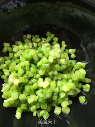 蒜薹肉包子的做法步骤:7