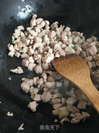 蒜薹肉包子的做法步骤:11