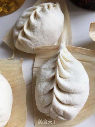 蒜薹肉包子的做法步骤:18