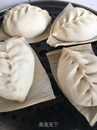 蒜薹肉包子的做法步骤:20