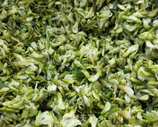 香煎槐花牛肉馄饨的做法步骤:2