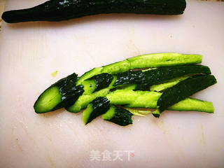 黄瓜拌猪头肉的做法步骤:2